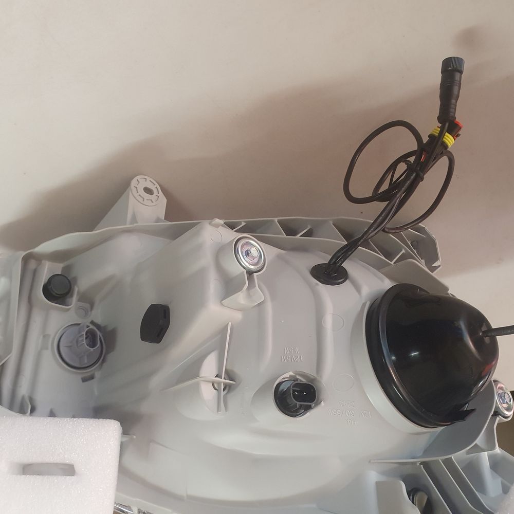 CUSTOM HEADLIGHTS (EX & SX models only) to suit Isuzu D-Max 05/2012-2014