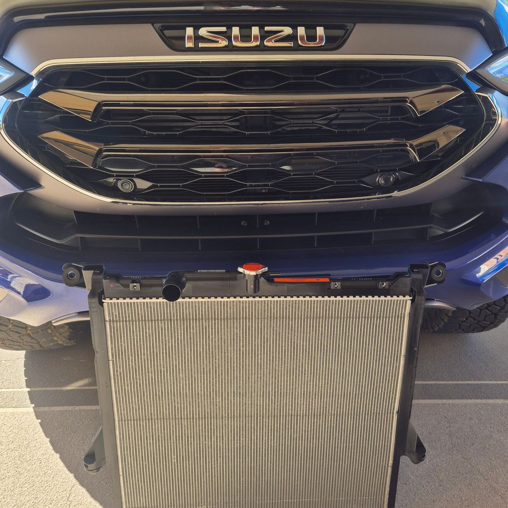 RADIATOR suits ISUZU D-MAX,MAZDA BT-50, ISUZU MU-X (4JJ3)