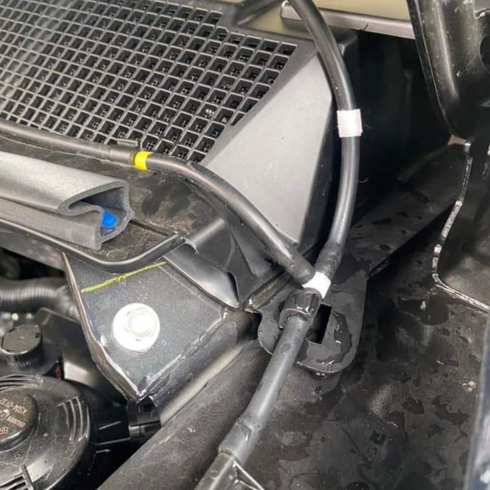 Windscreen Washer Jet Assembly (Bonnet Mounted) ISUZU D-MAX, MU-X & MAZDA BT-50
