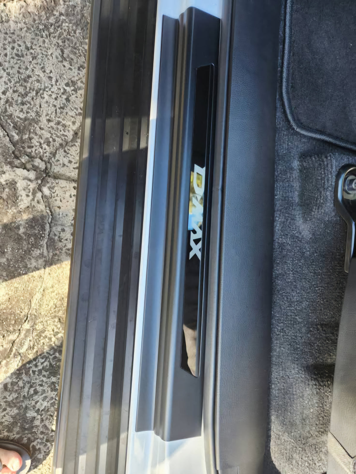 ISUZU D-MAX Premium Door Sill Scuff Plates Suit 08/2020-2026