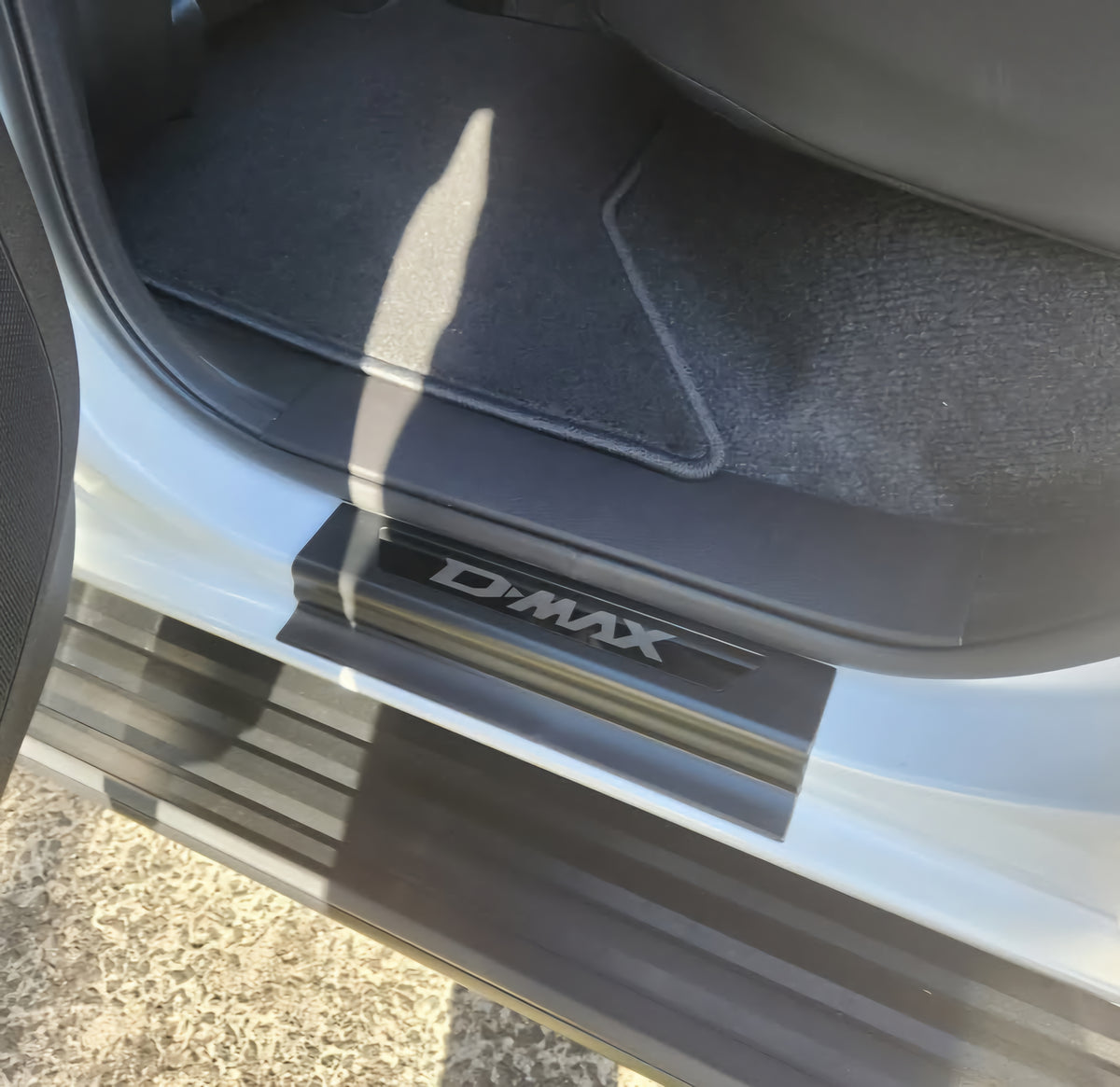 ISUZU D-MAX Premium Door Sill Scuff Plates Suit 08/2020-2026