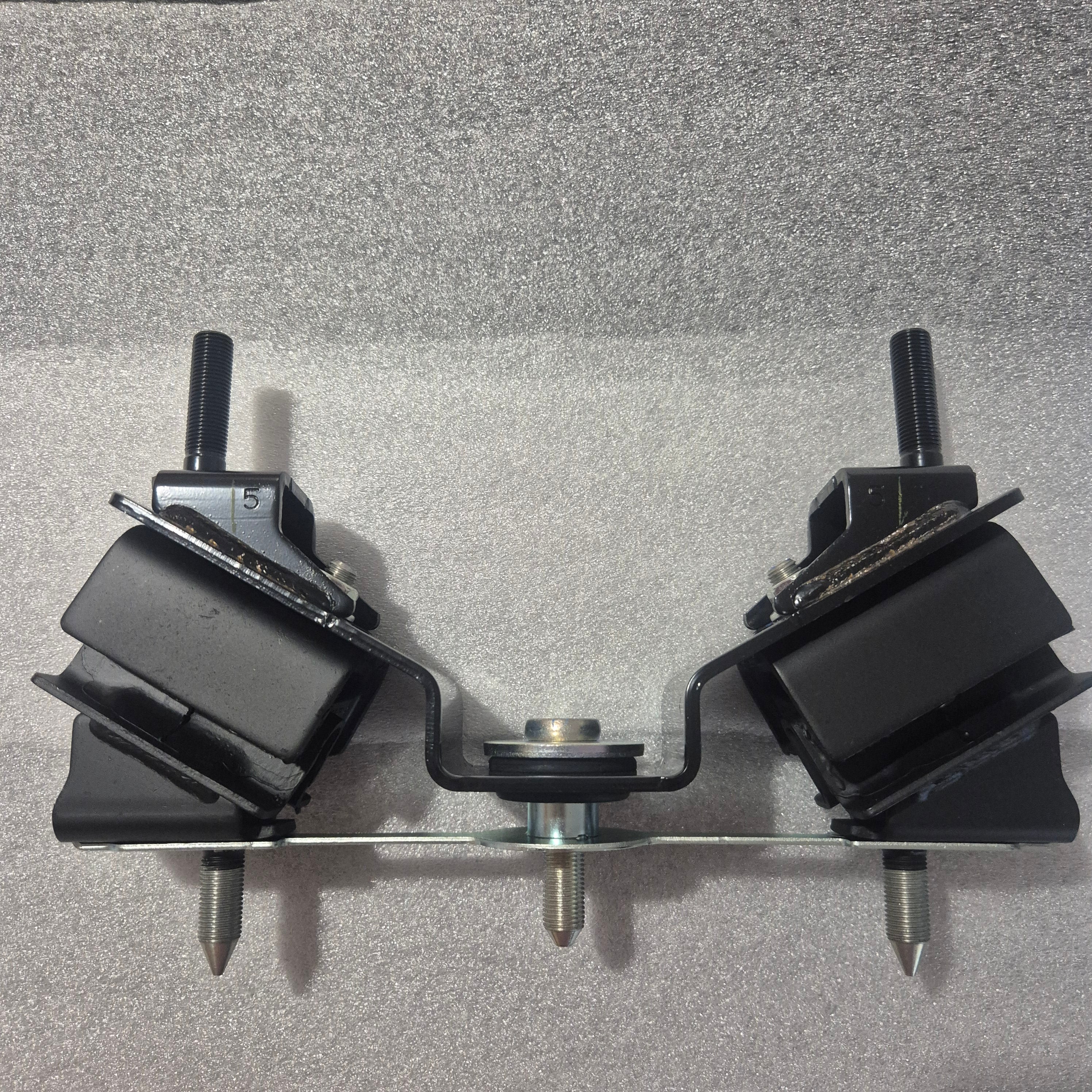 4JJ3 AUTOMATIC TRANSMISSION MOUNT