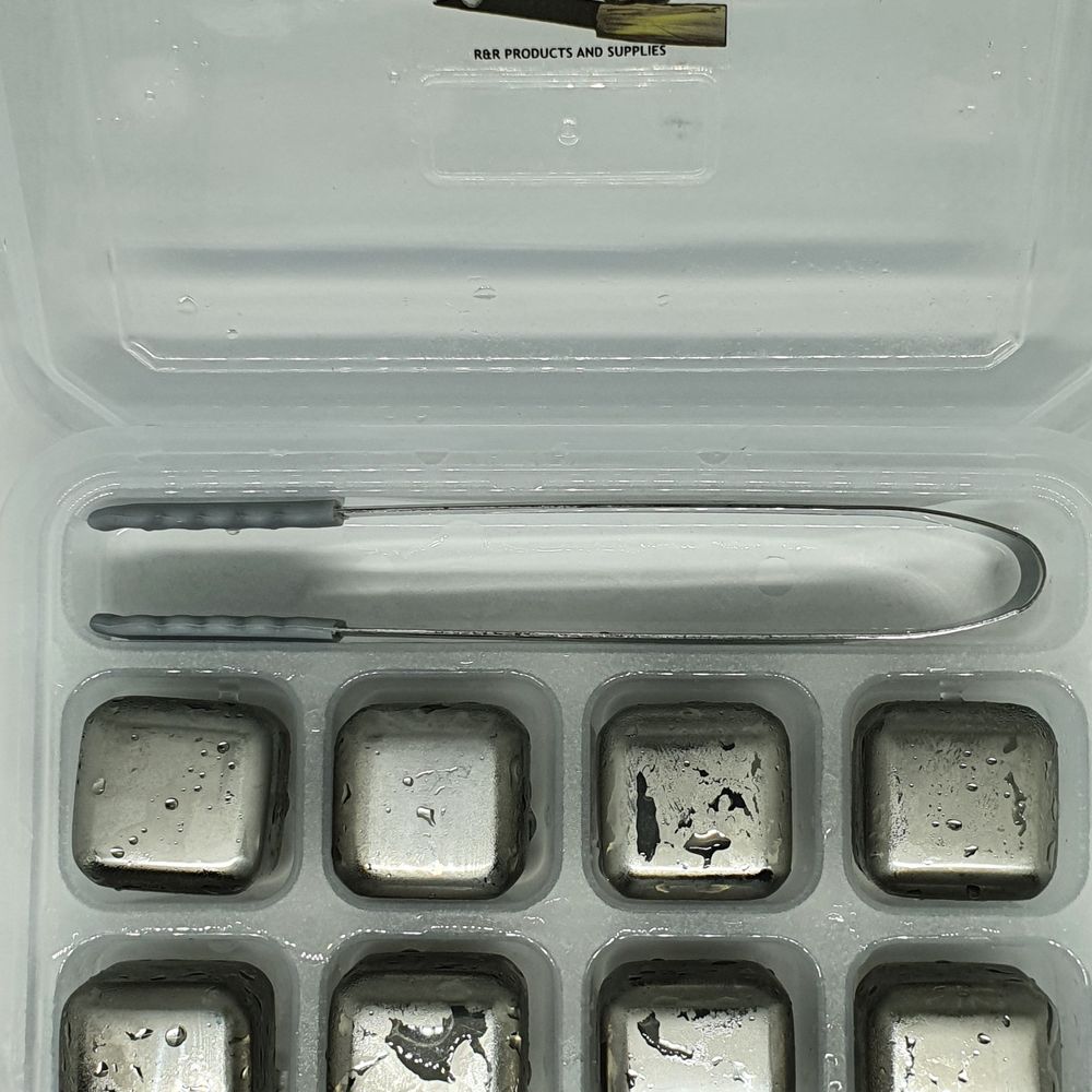 STAINLESS STEEL ICE CUBE KIT - Set of 8 Reusable Chilling Stones