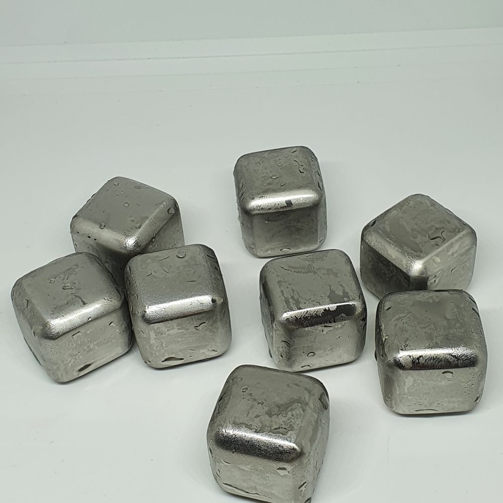 STAINLESS STEEL ICE CUBE KIT - Set of 8 Reusable Chilling Stones