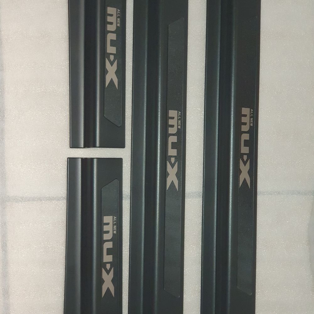 ISUZU Mu-X Premium Door Sill Scuff Plates Suit 10/2021-2026